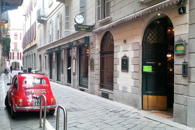 2 hour Vintage Fiat 500 Central City Tour in Milan - The old hospital and a view of the Duomo