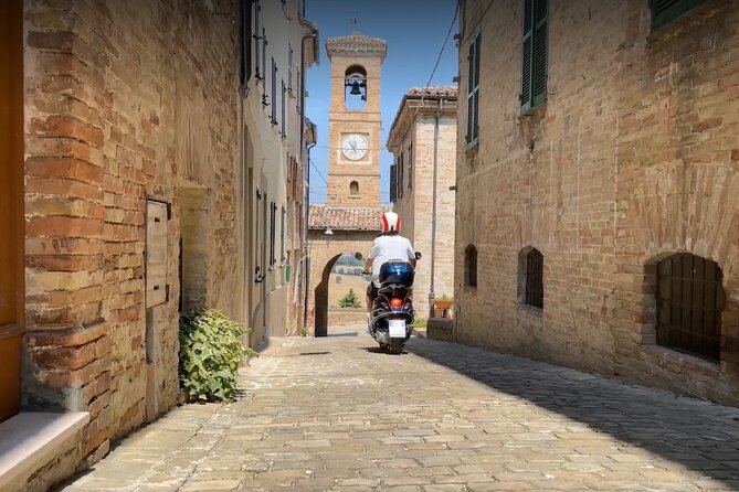 3 Hour Vespa Tour - The Charming Castles of Arcevia - Palazzo: a quiet hour in the woods