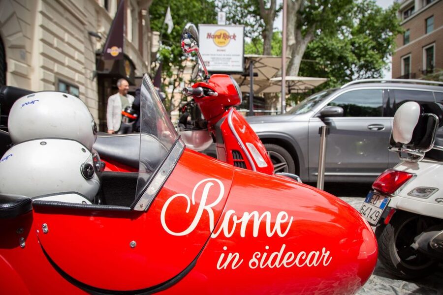 Afternoon Vespa Sidecar Tour with Gourmet Gelato Stop - Piazza Venezia and the Colosseum