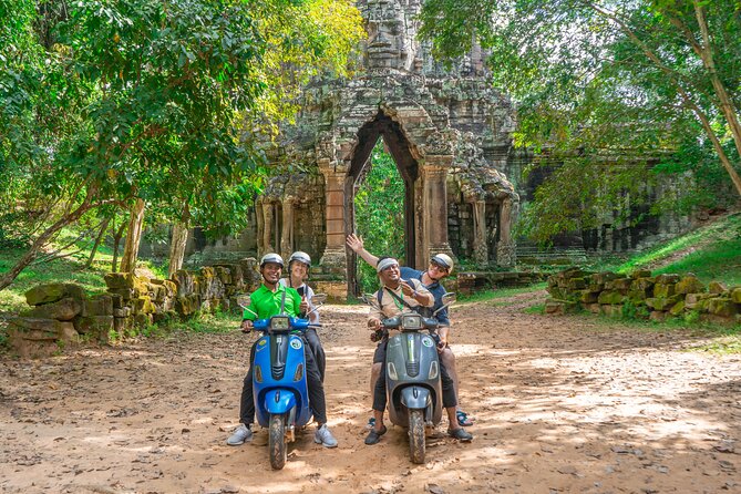Angkor Adventure Vespa Tour / Tuk Tuk or Car - Angkor Wat, the opening encounter