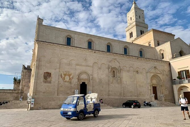 Ape Calessino Tour nei Sassi di Matera - Piazza San Pietro Caveoso and the Gravina view