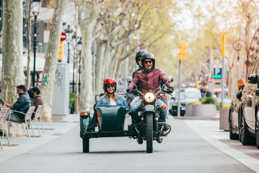 Barcelona: Half Day Tour on Sidecar Motorcycle - Gaudí’s Eixample, from Casa Batlló to Casa Milà