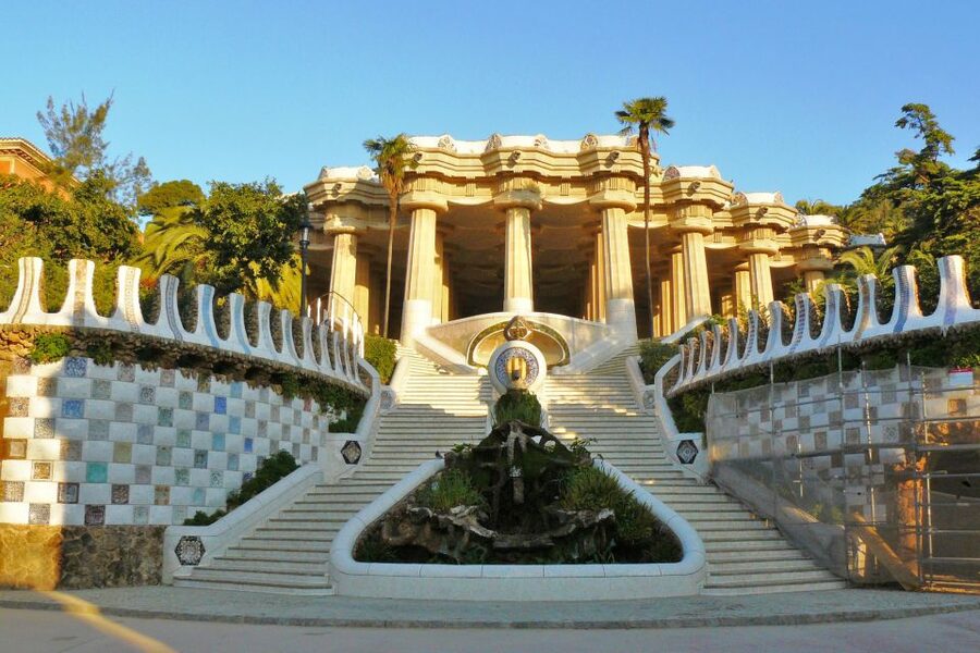Barcelona: Half Day Tour on Sidecar Motorcycle - El Born and the Arc de Triomf