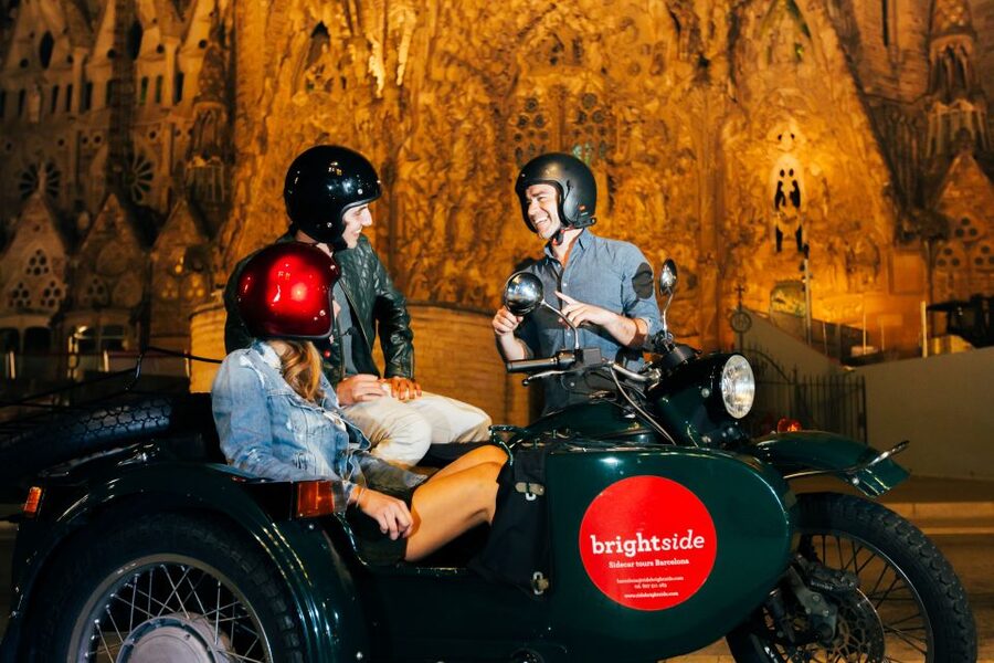 Barcelona: Night Tour on Sidecar Motorcycle - Photo stops, viewpoints, and the value of the slow pace
