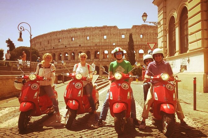 Beautiful Roma Tour on Vespa with Driver - Gianicolo and the Acqua Paola fountain