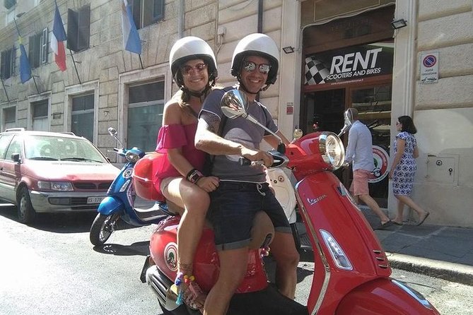 Beautiful Roma Tour on Vespa with Driver - What the private format changes