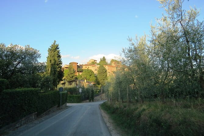 Chianti Hills: App‑Guided e‑Vespa Tour + Lunch in Greve - Lunch and Free Time in Greve in Chianti