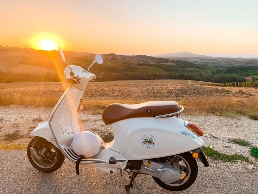 Chianti Tour by Vespa from Florence - One hour in Monteriggioni