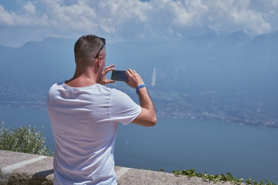 Desenzano del Garda: Lake Garda app-guided Vespa tour - Following the small roads around the lake