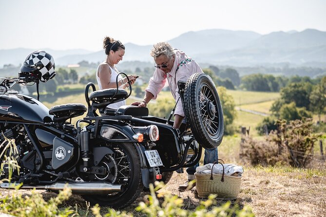 Discovery of the Basque Country by sidecar with private driver - The drivers and the small-group feel