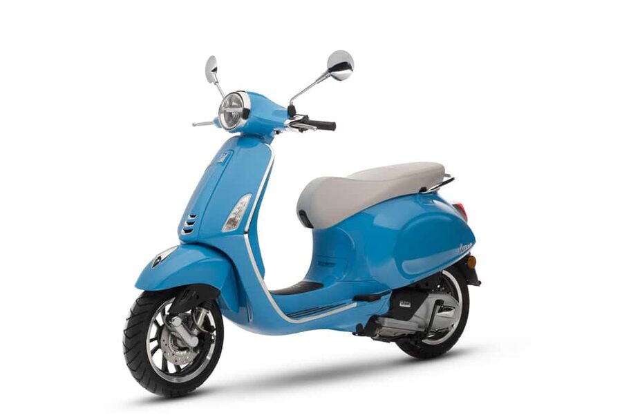 Dubrovnik: Vespa rental - Collecting the right Vespa for your license