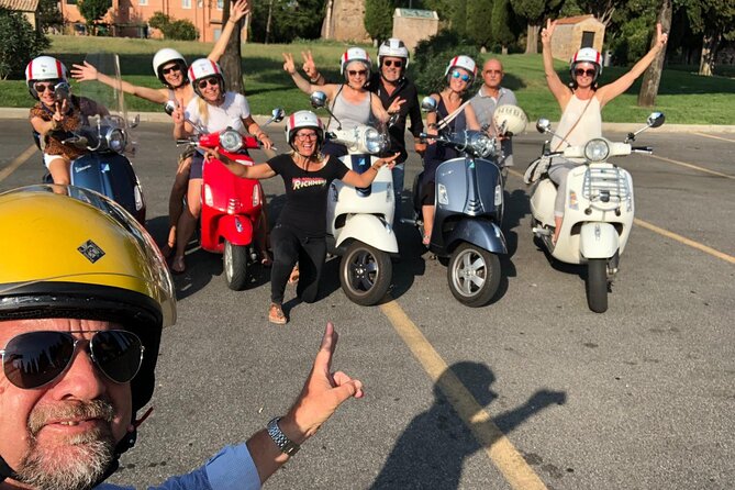 English: Vespa Tour Rome- Experience like a Roman - Guides, group size, and the personal touch