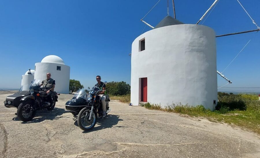 Évora Unforgetable Sidecar Tour - Cathedral Square and the city’s changing styles