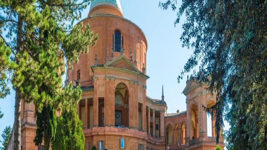 Fiat 500 Guided Tour on the Hills of Bologna - The road through Bologna’s green western hills