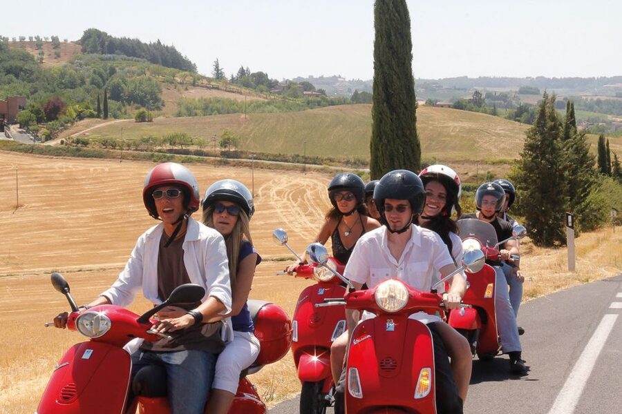 Florence/Badesse: Tuscany Group Vespa Tour with Wine Tasting - Castellina in Chianti, a worthwhile pause