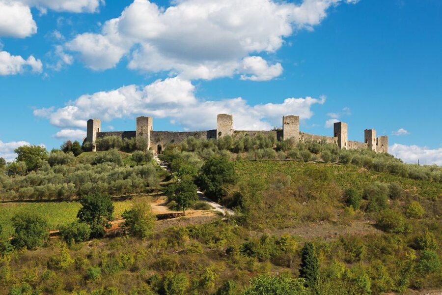 Florence/Badesse: Tuscany Group Vespa Tour with Wine Tasting - The guides are part of the value