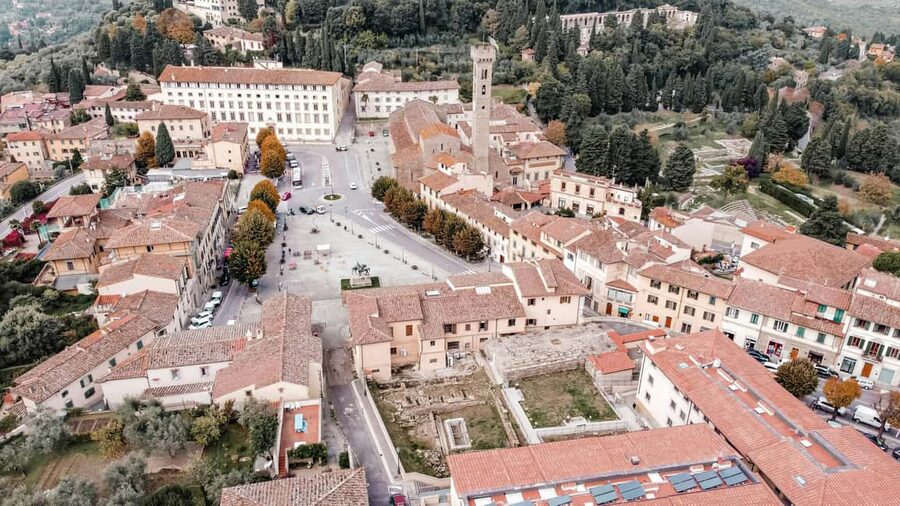 Florence: E-Vespa Rental with Smartphone Tour and Tasting - Starting at Borgo Ognissanti