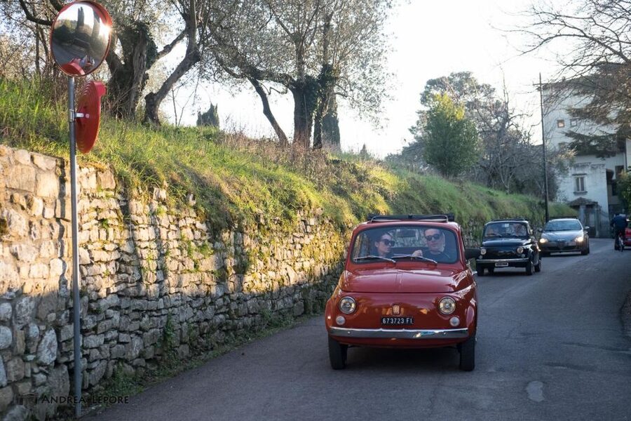 Florence: Private Vintage Fiat500 Countryside & Winery Lunch - Leaving Florence from Via del Campuccio