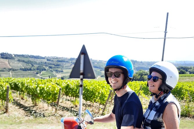 Florence Vespa Tour as a Passenger, max 6 people + Wine Window! - Meeting your guide in central Florence