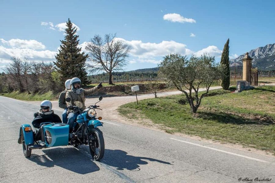From Aix-en-Provence: 1-Hour Scenic Sidecar Tour - Leaving Aix-en-Provence in a vintage sidecar