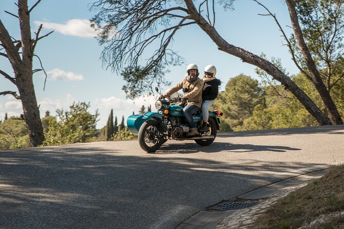From Aix-en-Provence: 2-Hour Wine & Scenery Sidecar Tour - The vineyard stop and the Provençal glass of wine