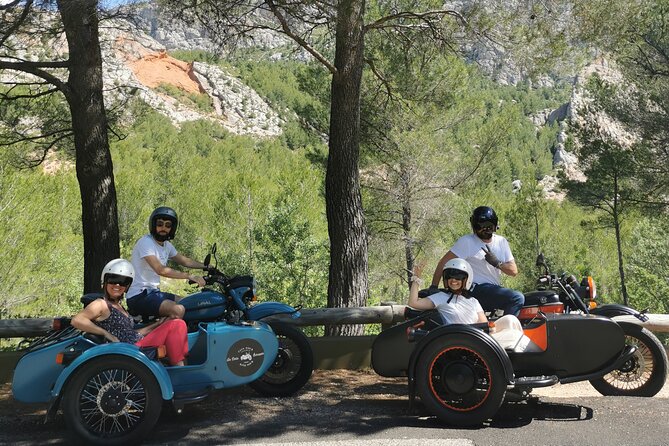 From Aix-en-Provence: Sidecar Day Tour with Wine tastings - A day with room for both motion and rest
