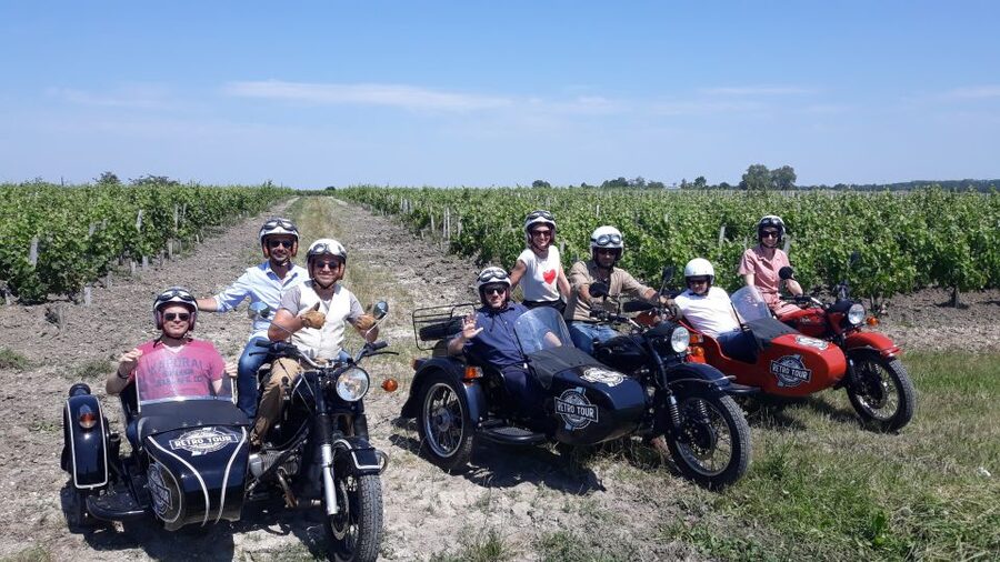 From Bordeaux: Médoc Vineyard and Chateau Tour by Sidecar - How the sidecar seating works