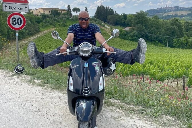 From San Gimignano: Tuscany Vespa Tour, Lunch & Wine Tasting - The scooter test matters