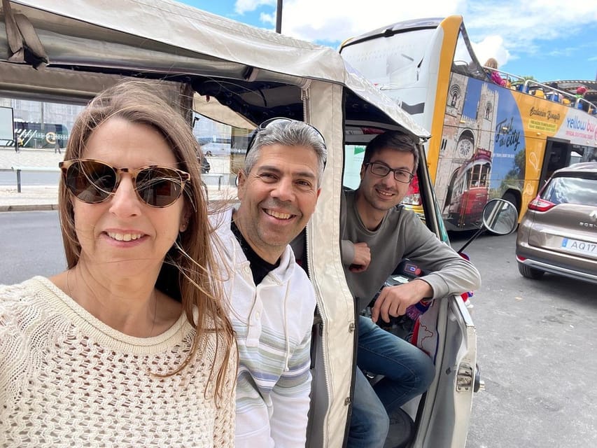 Guided Electric Piaggio Tuk-Tuk Tour of Historic Lisbon - Guides and the personal touch