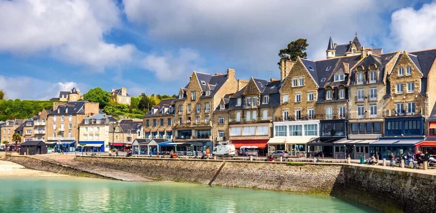 Half day tour : Saint-Malo to Cancale in a Vintage Sidecar - Cancale’s oyster market and a 30-minute tasting stop
