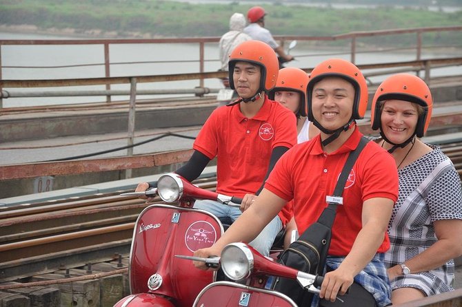 Hanoi By Vespa Tours: HISTORY + CULTURE + SIGHT + FUN 2,5 Hours - Guides, drivers, and the human side of the ride