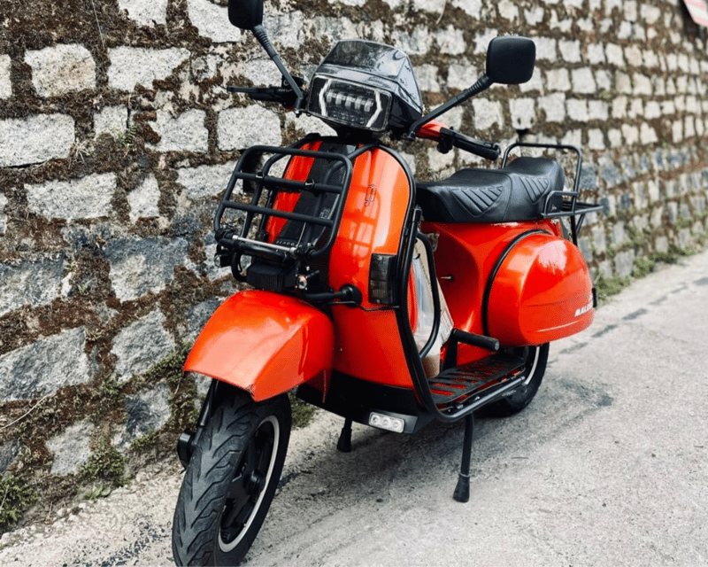 Hanoi: Food and Sightseeing Vespa Tour with 7 Tastings - Obama bun cha and Hanoi’s best-known flavors