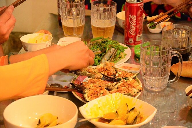 Hanoi Vespa Tours: Hanoi Vintage Vespa Food Tours - Why this Vespa food tour works so well at night