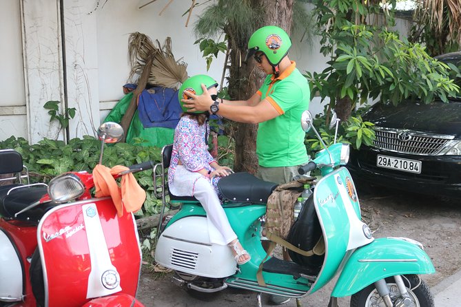 Ho Chi Minh Vespa City Tour 4,5 hours - Why a Vespa is a smart way to see Saigon