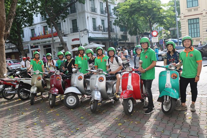 Ho Chi Minh Vespa City Tour 4,5 hours - Ho Thi Ky Flower Market after the apartment lanes