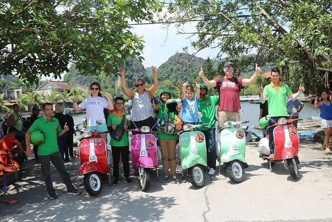 Ho Chi Minh Vespa City Tour 4,5 hours - District 5, Chinatown, and Binh Tay Market