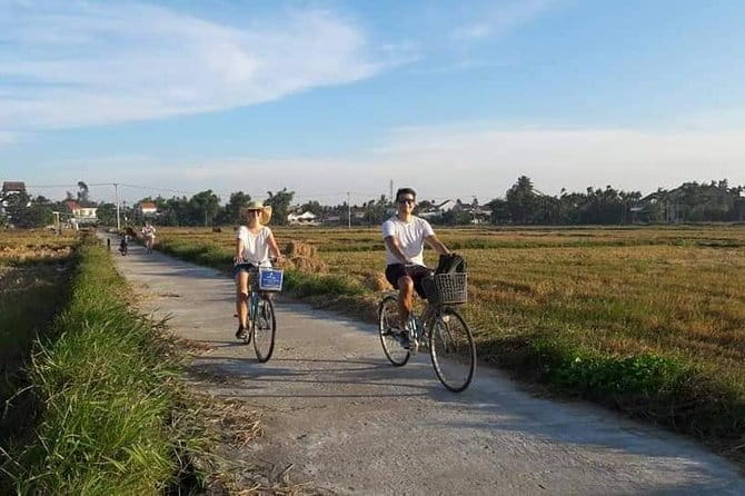 Hoi An Cooking Class & Vespa Cooking Adventure Tour - Guides, drivers, and group size