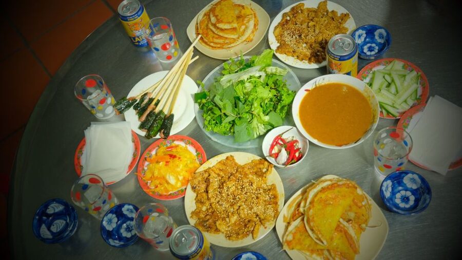 Hoi An: Evening Food Culture Tour by Vespa - Rain, dietary needs, and comfort