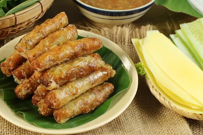 Hoi An Vespa Food Tour: Authentic & Exotic Food Culture - Tan An: grilled rice paper and papaya salad