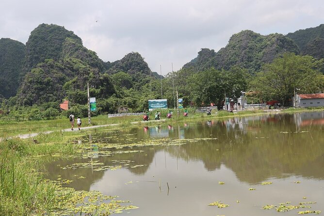 Hoi An Vespa Tour Rural Villages Experience - A coffee break and local lunch