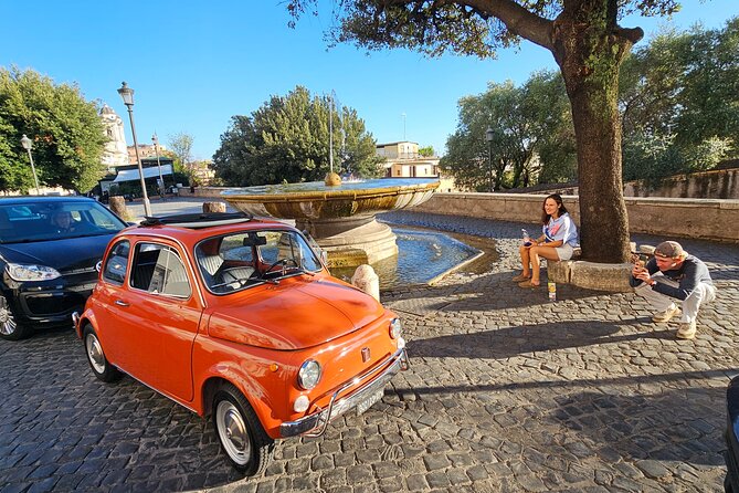 La Dolce Vita Fiat 500 Tour in Rome - Trevi Fountain and the classic Roman photo