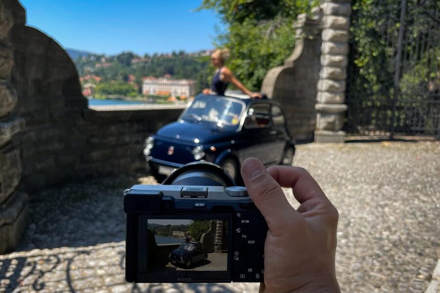 Lake Como: 2hr Photo Tour in a Classic Fiat 500 - Stop four: an elegant villa entrance near Cernobbio