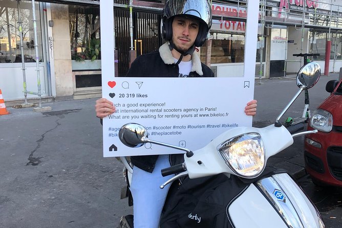 Liberty scooter rental Piaggio 50cc (4T) Paris - Mileage, delivery, and other limits