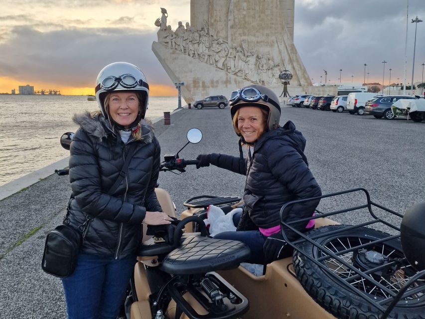 Lisbon: Sidecar Tour - Choosing the motorcycle seat or the sidecar