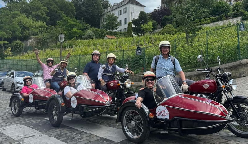 Madrid Highlights: Private Vintage Sidecar Tour (1 Hour) - The palace, fountain, and city hall stop