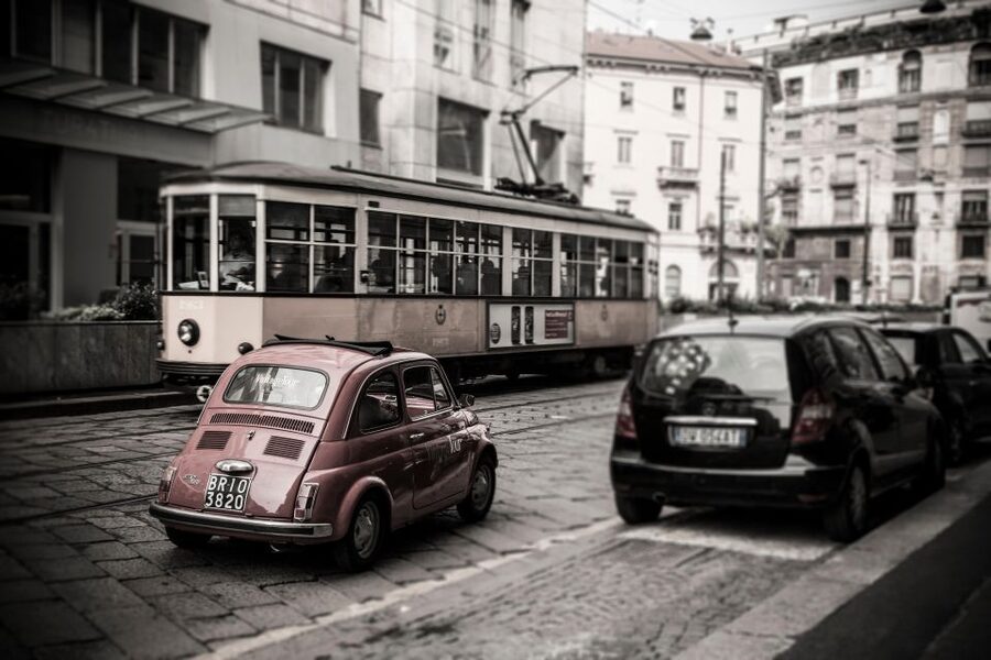 Milan: Fast Tour by Vintage Red Fiat 500 (30 mins, no stop) - Key points at a glance