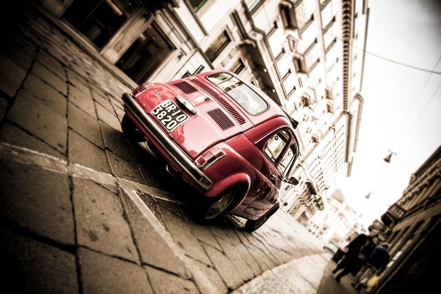 Milan: Fast Tour by Vintage Red Fiat 500 (30 mins, no stop) - Belgiojoso Royal Villa, Montanelli Gardens, and the Fashion District