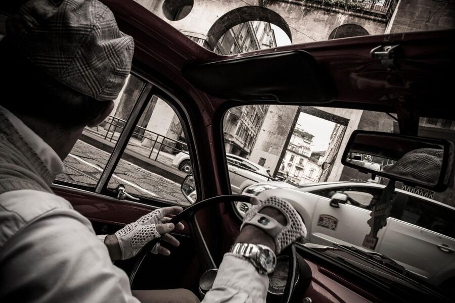 Milan: Fast Tour by Vintage Red Fiat 500 (30 mins, no stop) - Why the private format matters