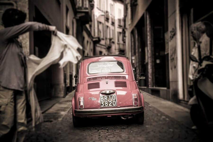 Milan: Grand Tour by Vintage Red Fiat 500 (4 Hs, 4 stops) - Key points at a glance