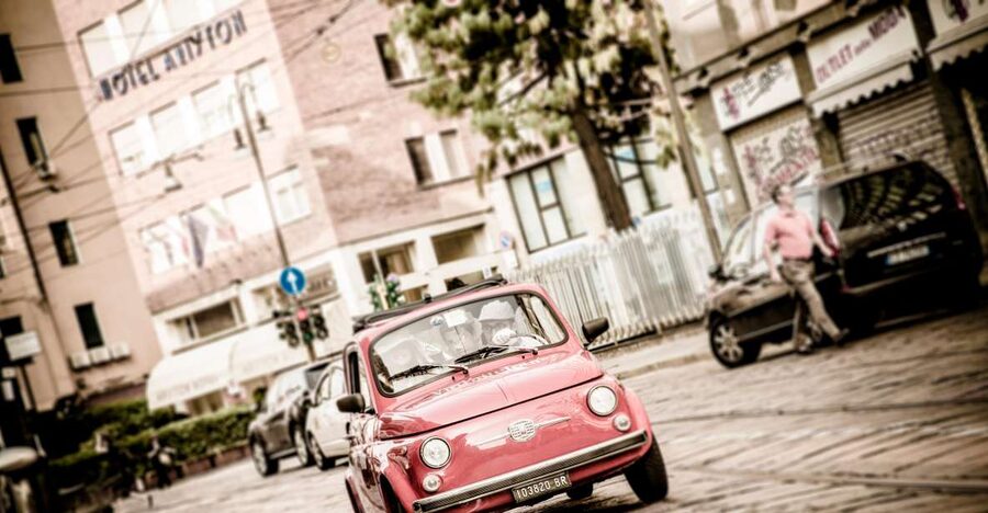 Milan: Slow Tour by Vintage Red Fiat 500 (1 hour, 1 stop) - The first 35 minutes: Milan’s major sights by car